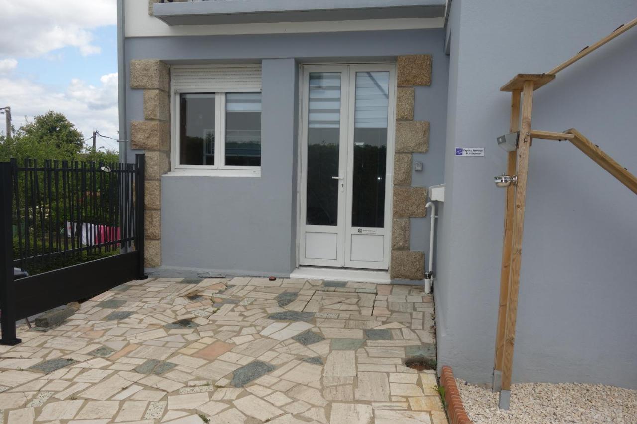 Update Location Lanester Exterior photo