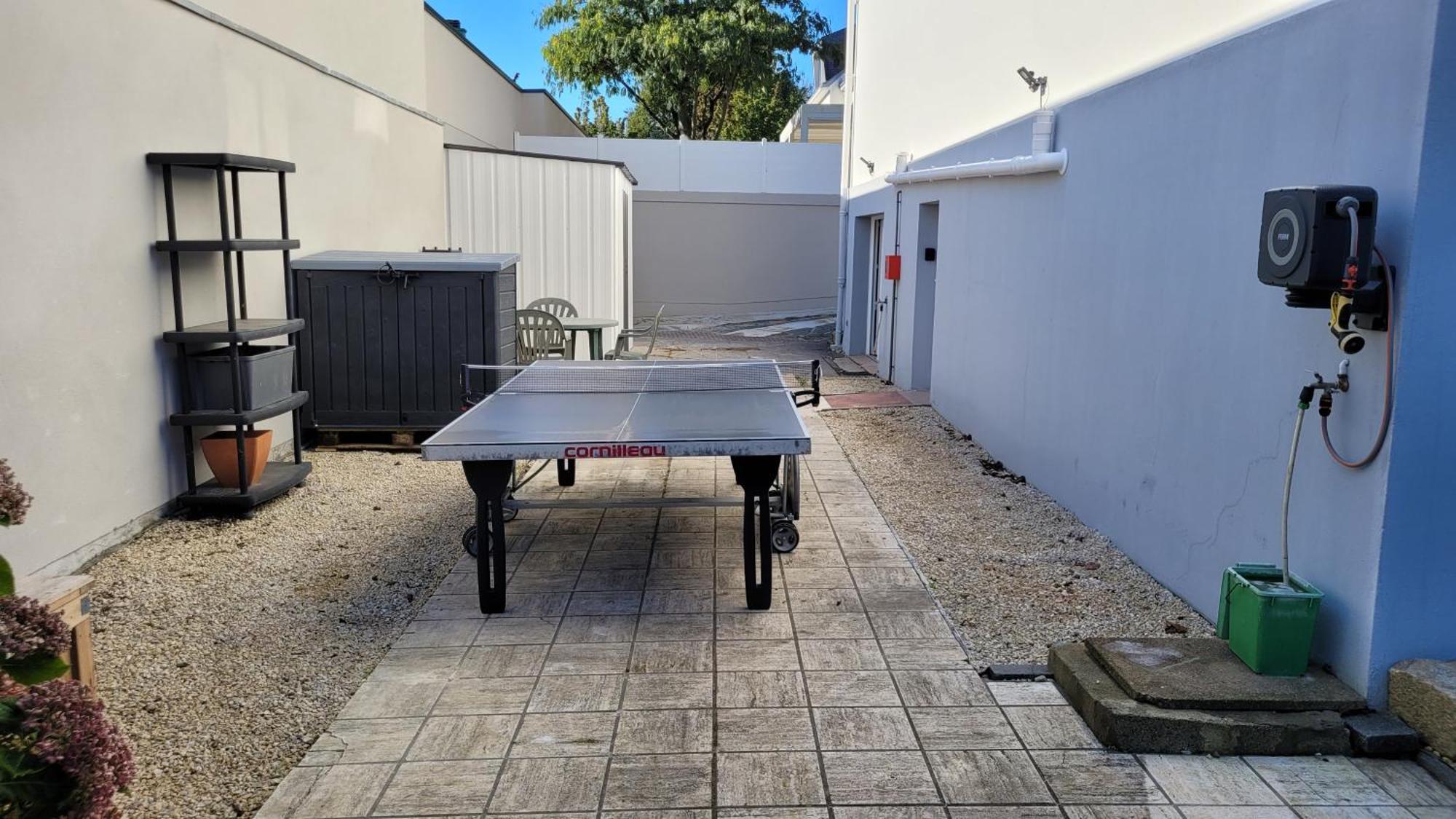 Update Location Lanester Exterior photo